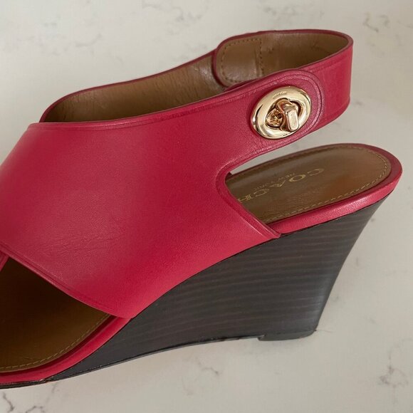 Coach Rosanne Wedge Manmade Cross Strap Sandal Turnlock Gold Hard Red Brown 9.5B - Picture 8 of 13